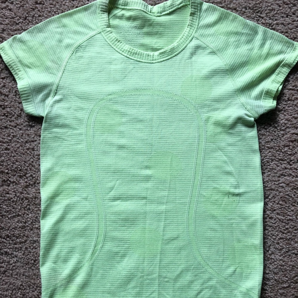 LULULEMON tech short sleeve crew